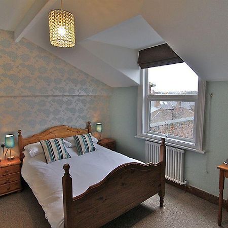 Warrens Guest House York Esterno foto